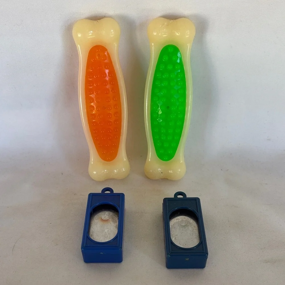 CUTE’ DOG FELT RED STORAGE TOTE WITH COLORFUL CHEW BONE TOYS & TRAINING CLICKS - Picture 8 of 12